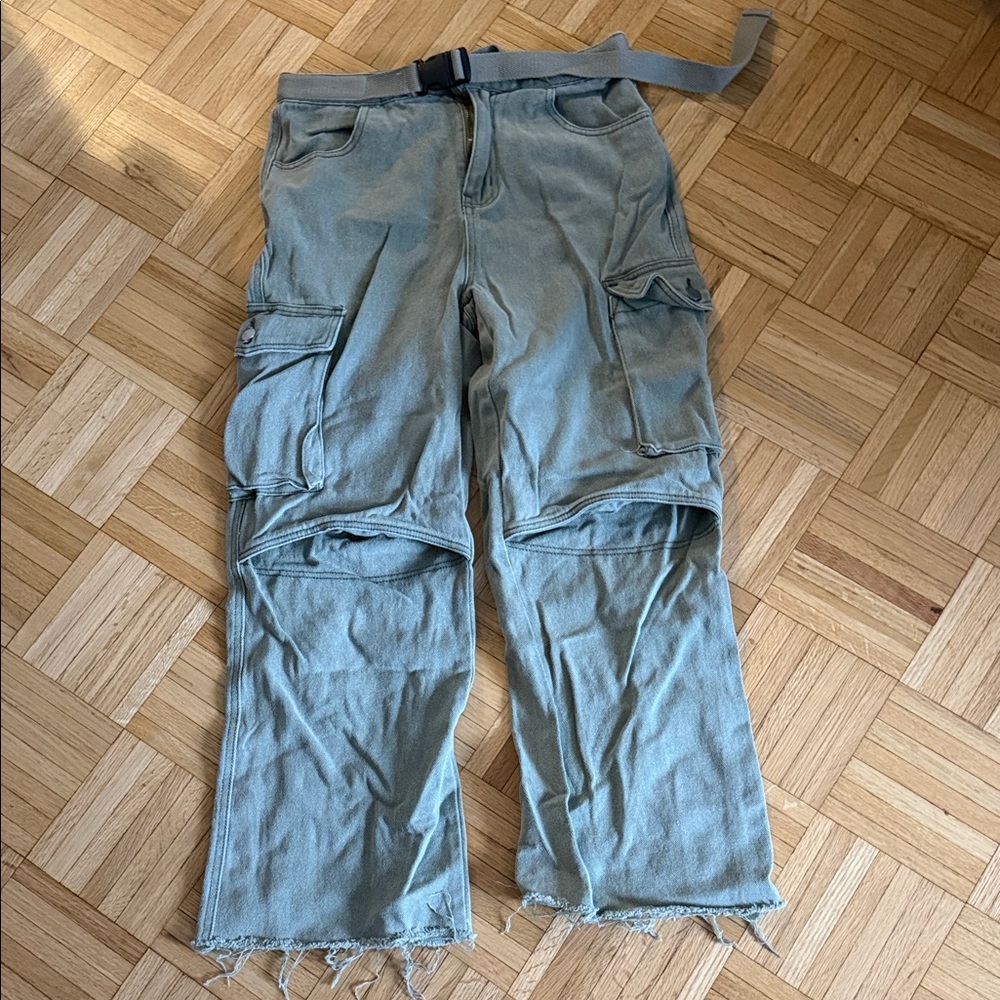 POL Women's Light Cargo Jeans with Belt
